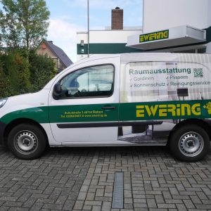 Ewering Raumdesign Raumausstattung Firmenfahrzeug Werbetechnik Kangoo Fahrzeugbeschriftung