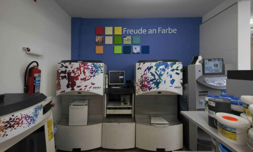 ewering_fachgeschaeft_wunschfarbe_mischen
