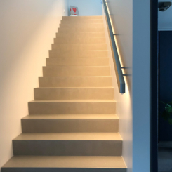 Treppe mit exklusivem Frescolori Putz
