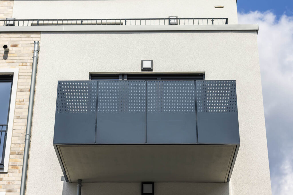 Außenfassade Zooblick Malerarbeiten Fassadenanstrich Balkon Detailansicht Ewering
