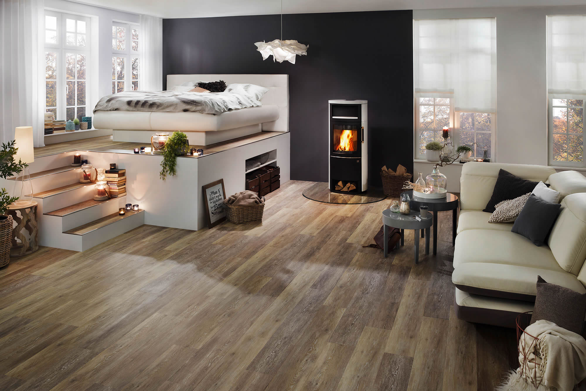 Wohnschlafraum mit hochwertig verlegtem Project Floors Designboden in Holzoptik und stimmiger Raumgestaltung. Das Bild zeigt sauber ausgeführte Bodenbelagsarbeiten in einem modernen Wohnbereich.