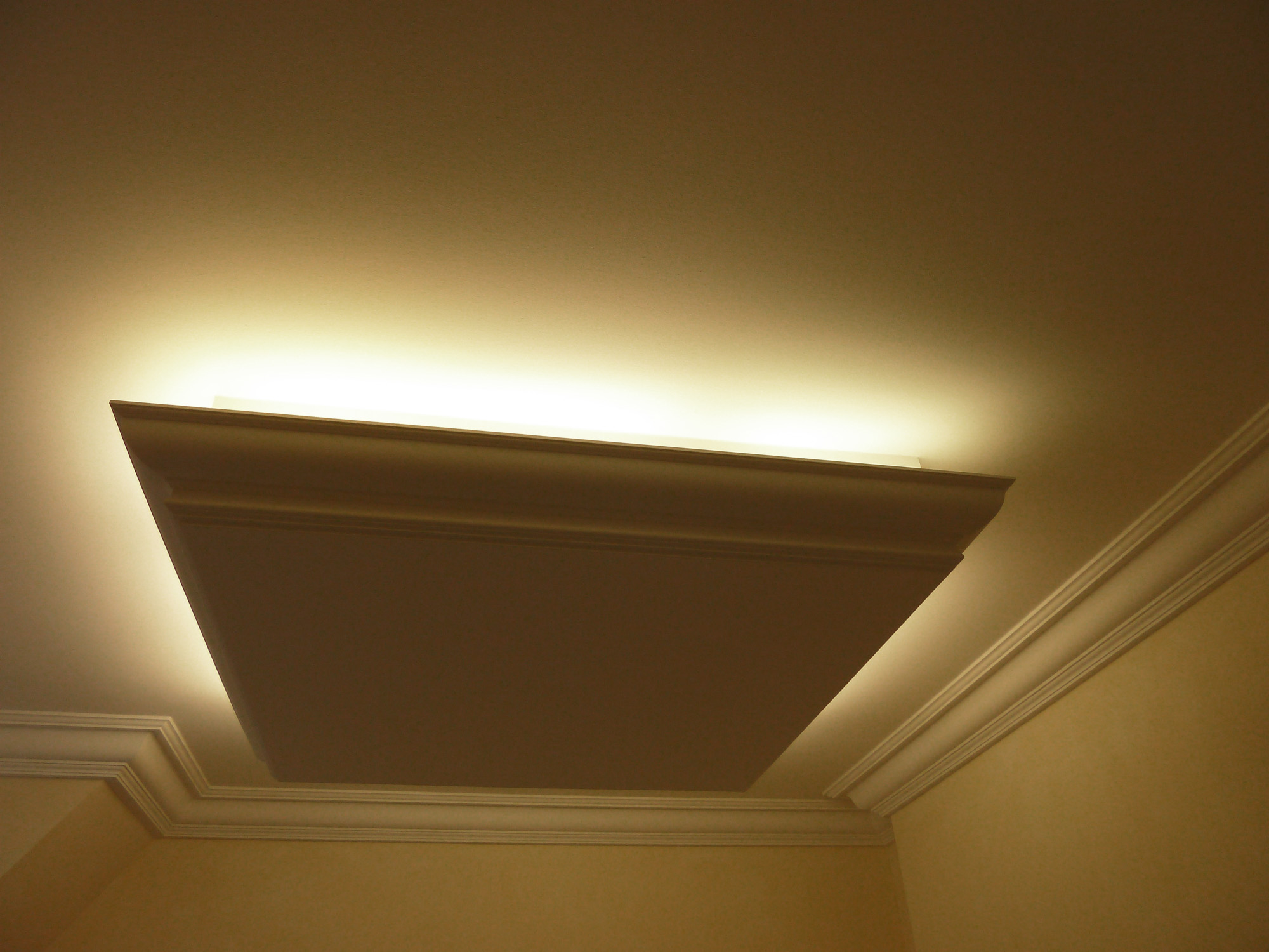 referenz_exklusives_wohnhaus_deckensegel_indirekte_beleuchtung