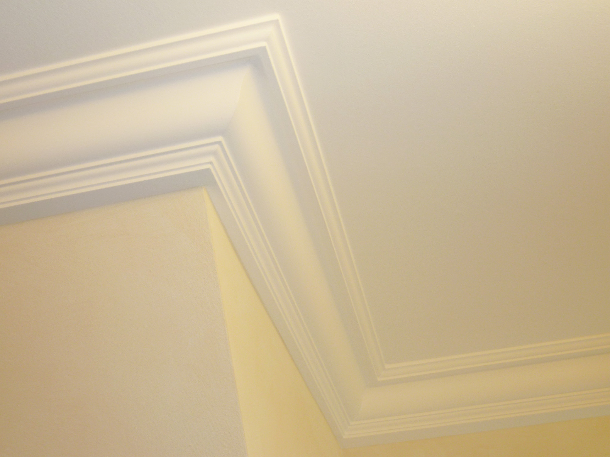 referenz_exklusives_wohnhaus_stuckdecke_klassische_deckengestaltung