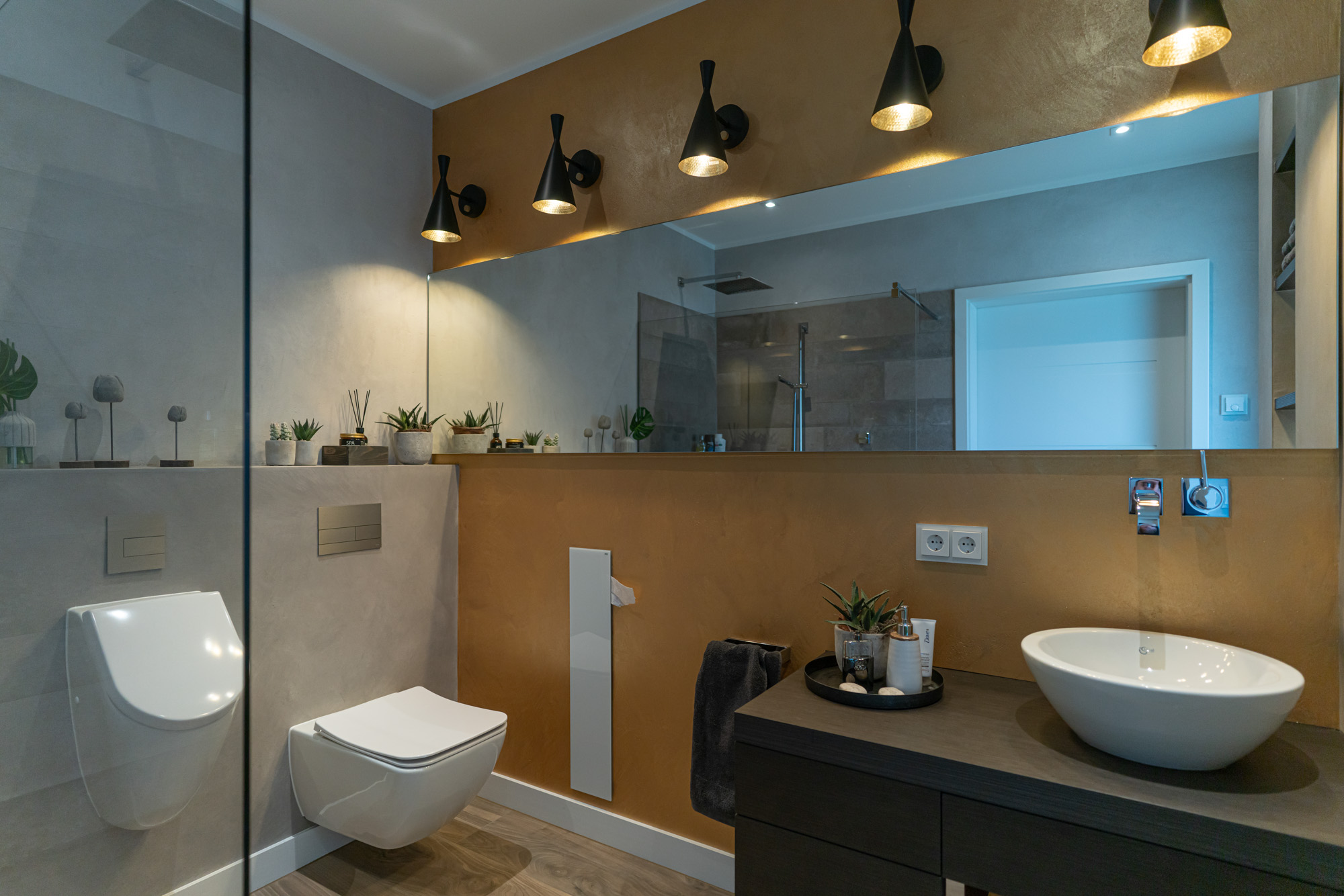 referenz_modernes_einfamilienhaus_bad_frescolori_gold