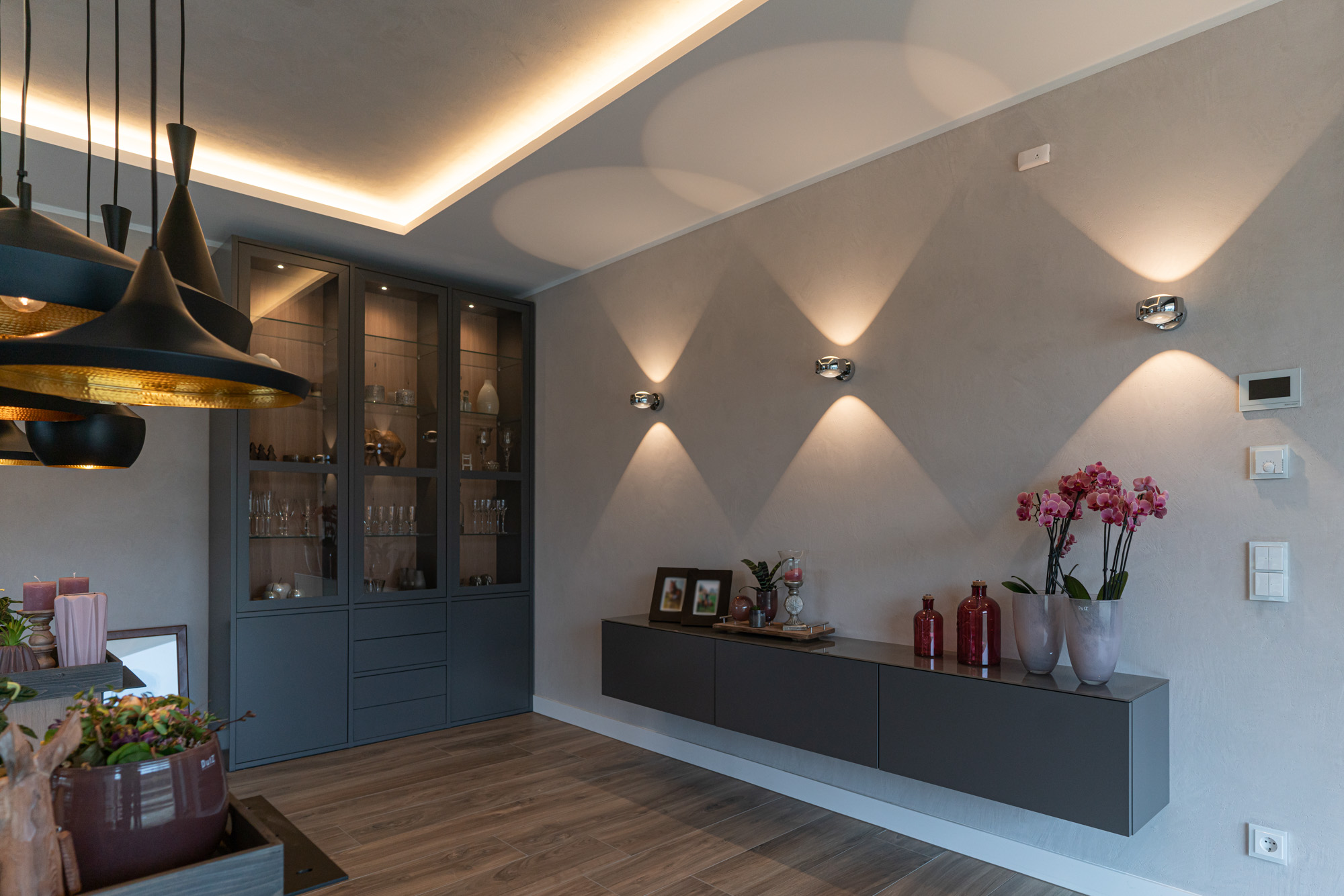 referenz_modernes_einfamilienhaus_indirekte_beleuchtung